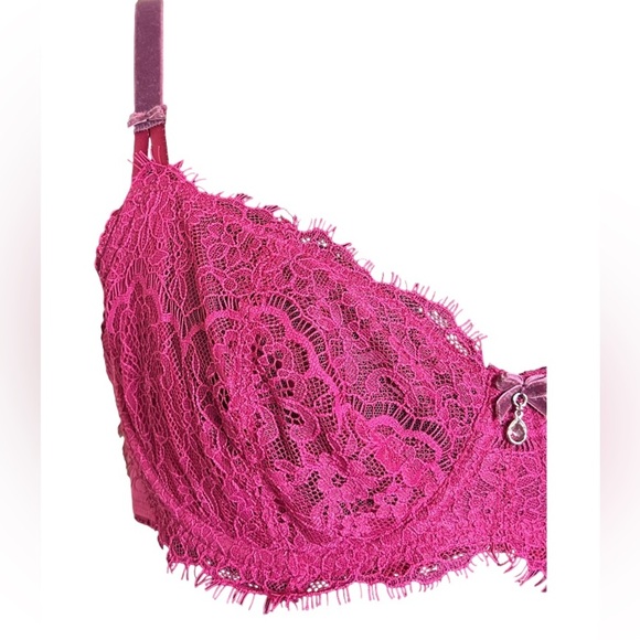 Victoria’s Secret Womans 36 C Dream Angles Push-Up Pink Lace Bra - Picture 2 of 11